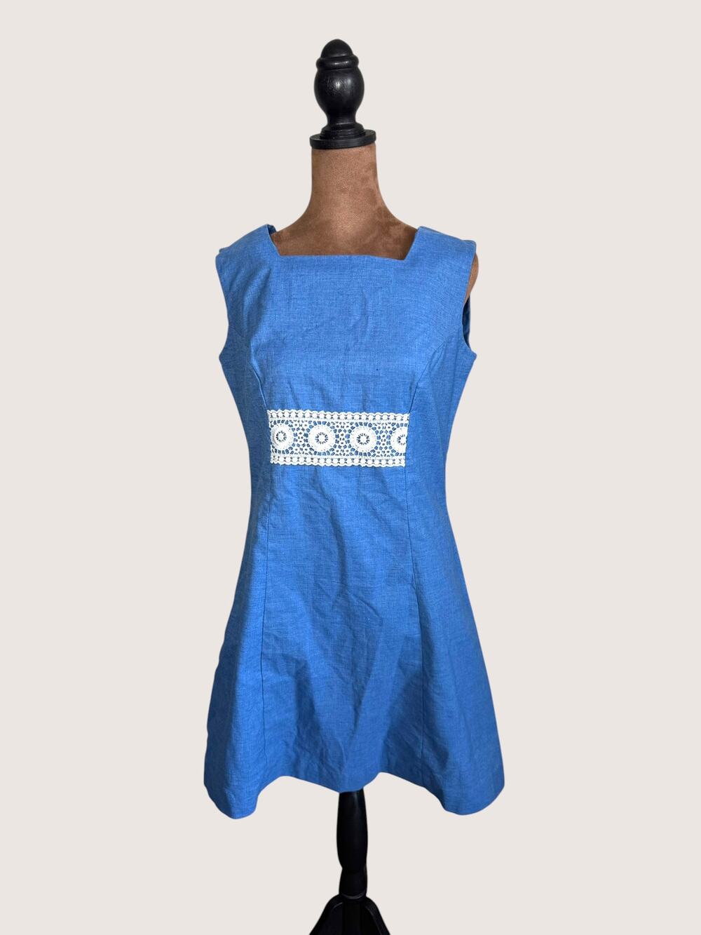 Vintage 70’s Belina Fashions Blue Linen Shift Dress White Lace Trim Size M